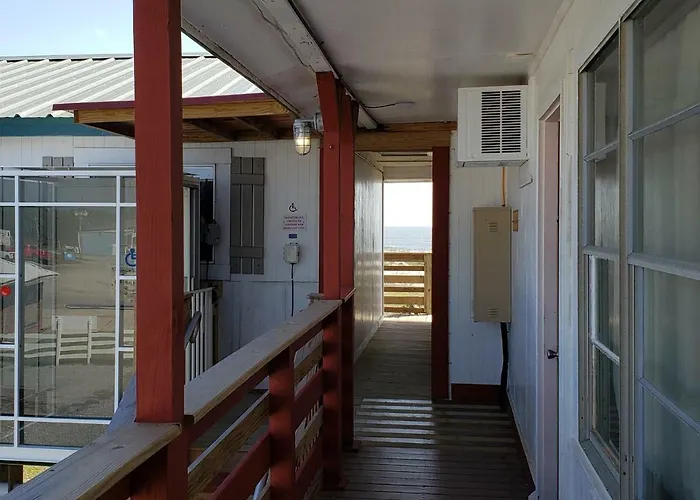 Wateredge Beach Resort